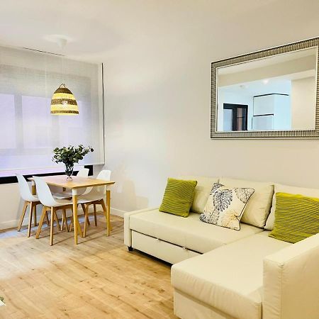 Sky Garden & Seasonal Pool Views By Ele Apartments Malaga Bagian luar foto