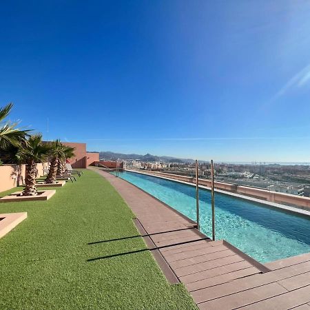 Sky Garden & Seasonal Pool Views By Ele Apartments Malaga Bagian luar foto