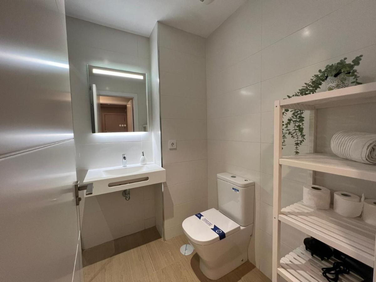 Sky Garden & Seasonal Pool Views By Ele Apartments Malaga Bagian luar foto