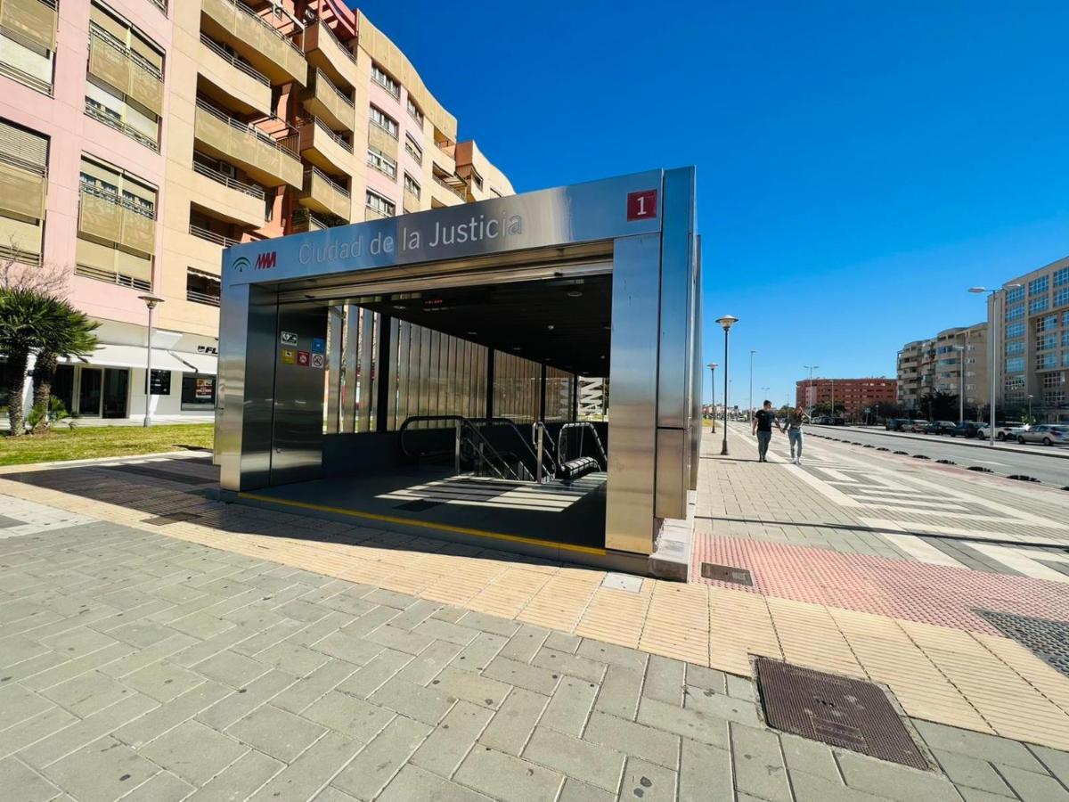 Sky Garden & Seasonal Pool Views By Ele Apartments Malaga Bagian luar foto
